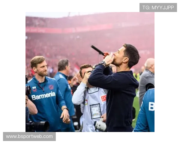 德甲球队降级瞬间画面 哪支球队泪洒赛场